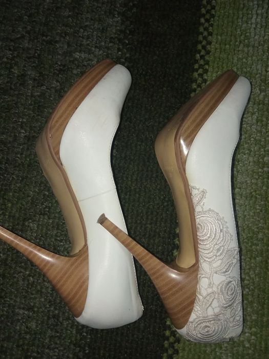 Свадебные туфли.