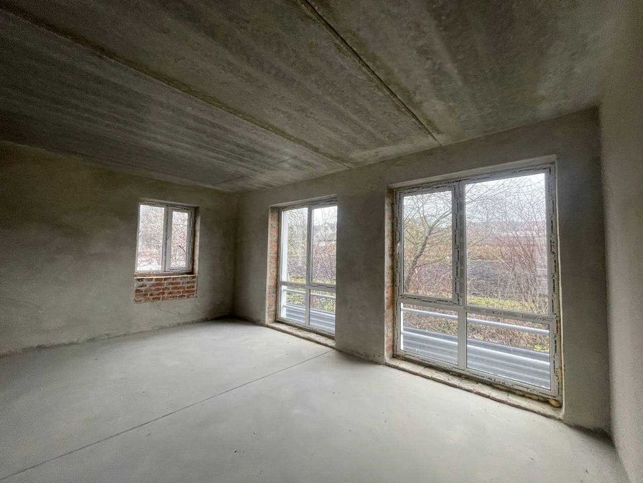 Продаж котеджу біля Подолян,  комунікації підключено