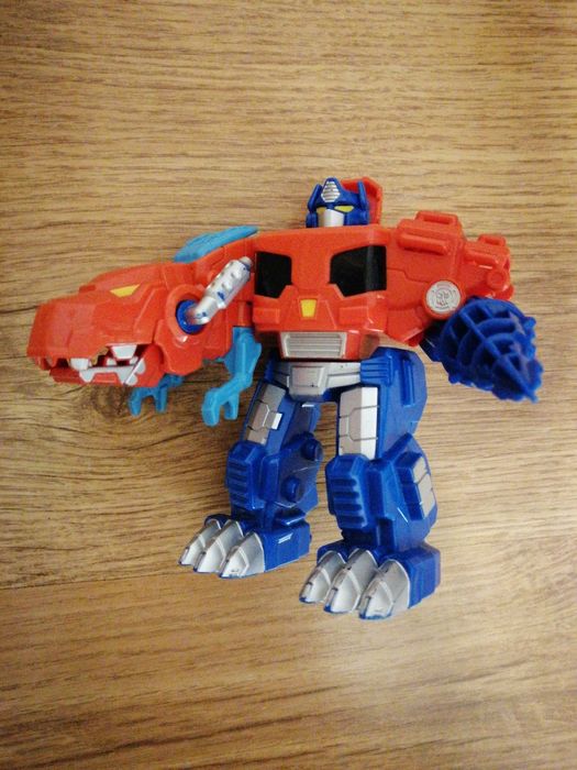 Figurka Optimus Prime...