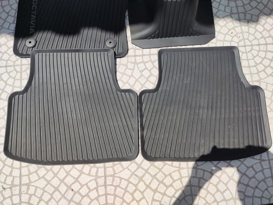 Skoda Octavia 2020>  Tapetes borracha originais