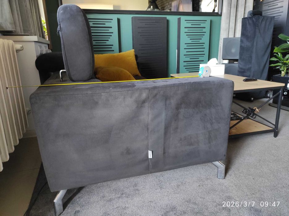 Czarna sofa w bardzo dobrym stanie