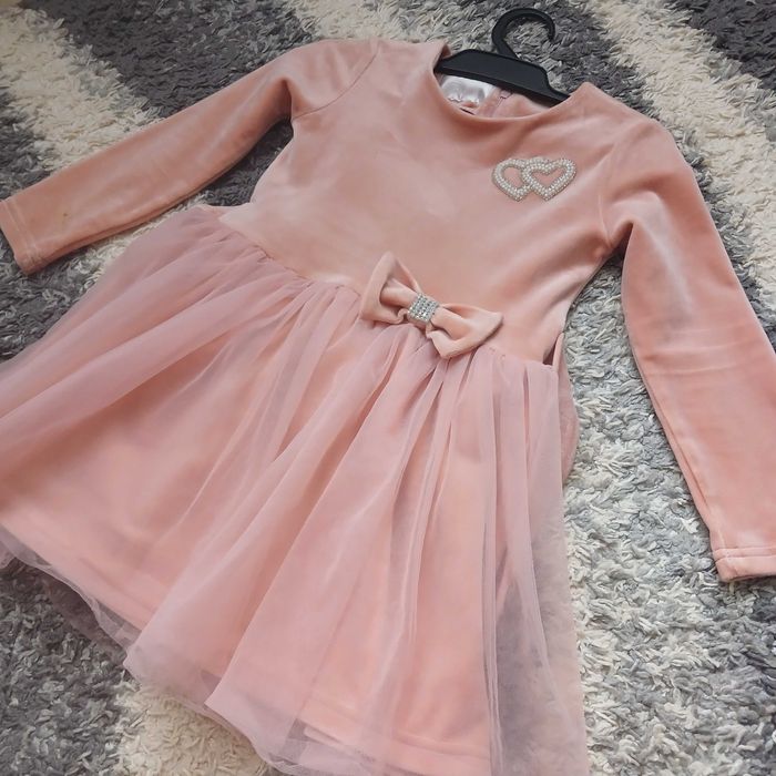 Нарядна сукня для дівчинки