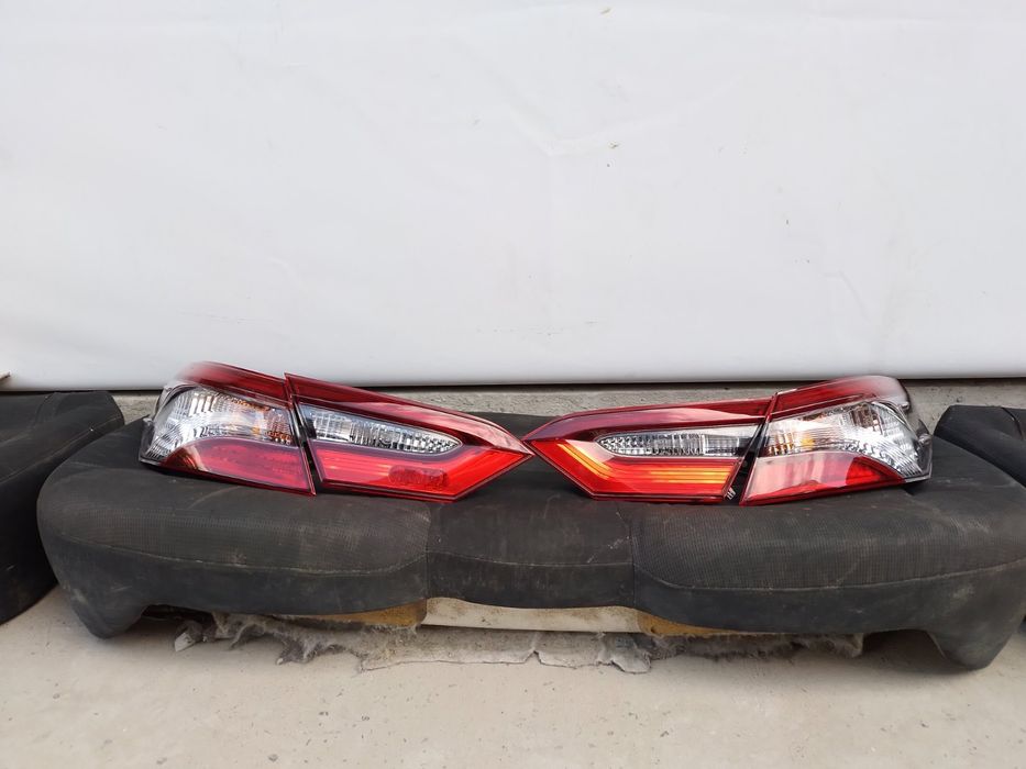 Toyota Camry 70 рестайлінг Задні фари Фонарь  20-23 року комплект