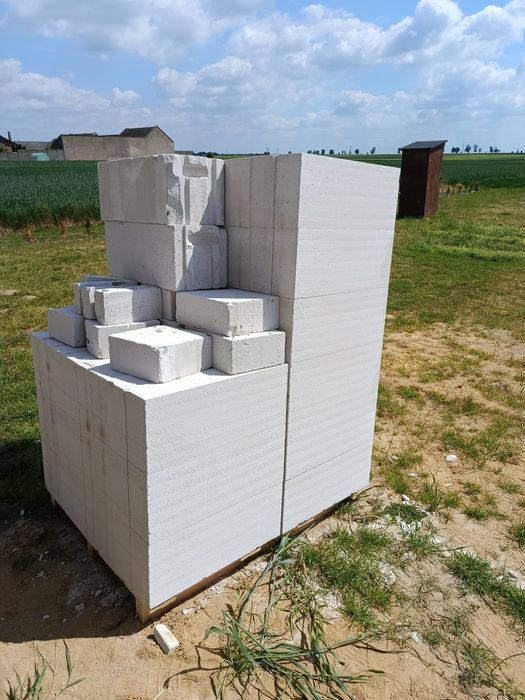 Pustak betonu komórkowego 24/12 pozostały po budowie