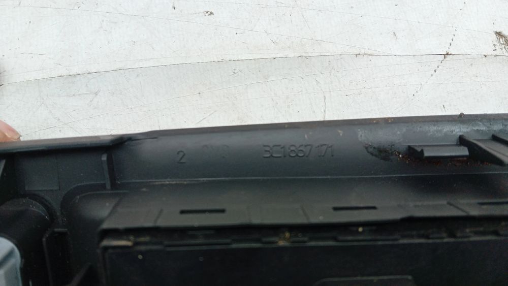 Comando / botão / interruptor vidros frente esquerdo VOLKSWAGEN Passat