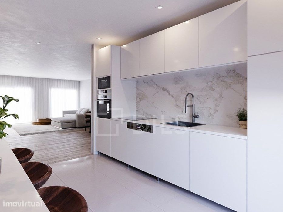Penthouse T3 inserida em novo empreendimento em Tavira