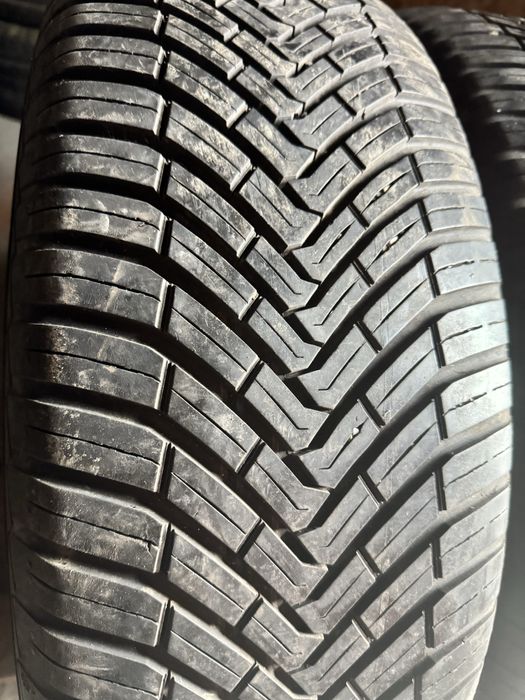 225/65 17 Continental AllSeason резина комлект