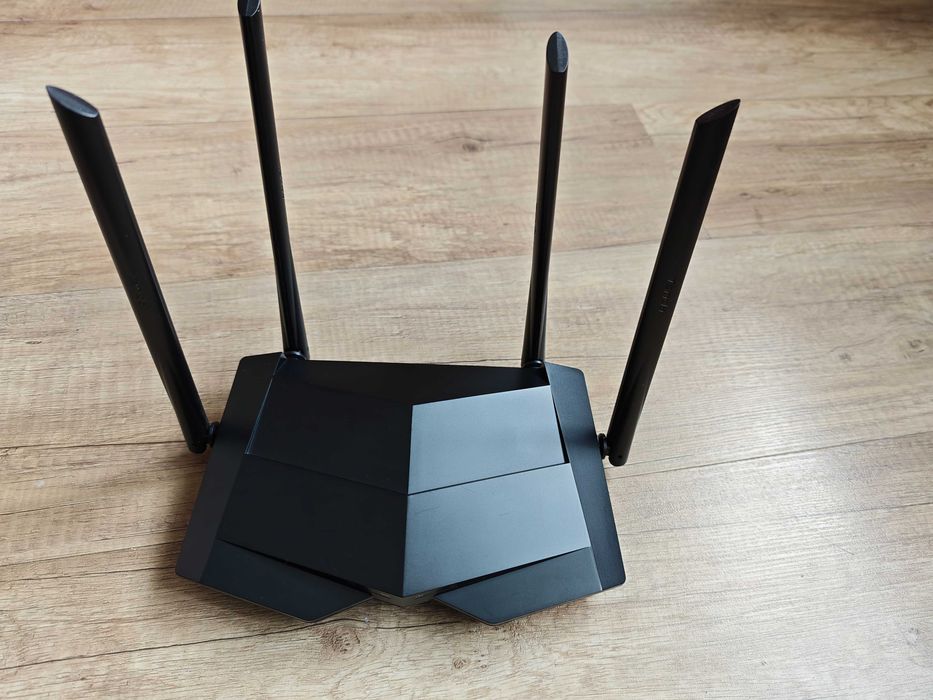 Wi-Fi роутер Tenda AC1200, двух диапазонный 2.4G/5GHz