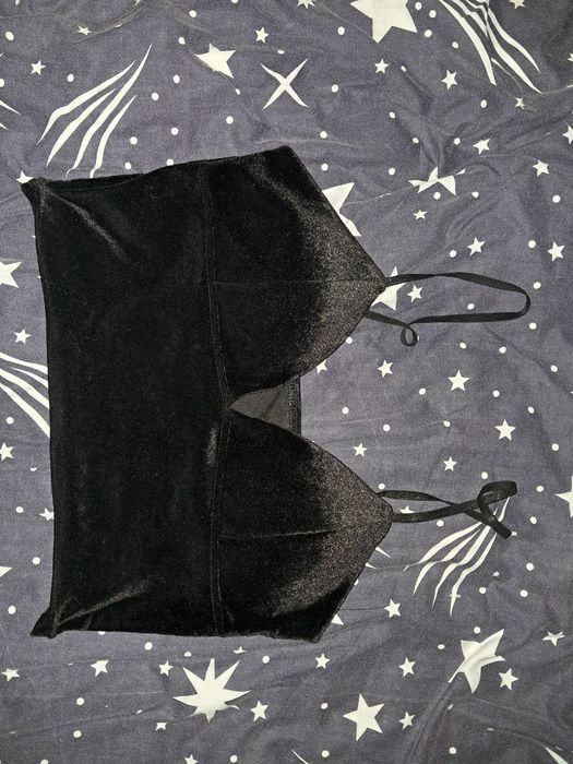 Жіночий топ чорний