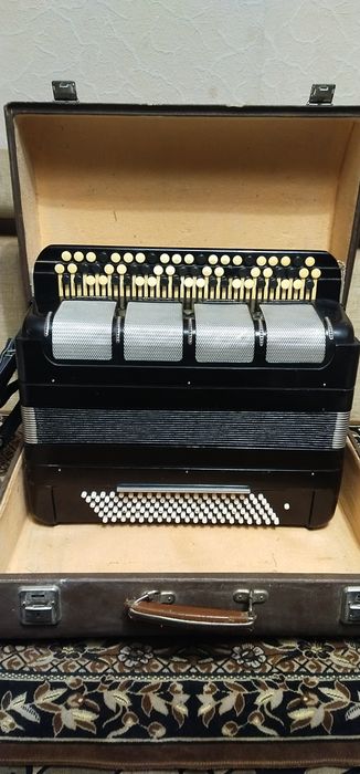 Готововибірний , цільнопланочний Житомирський.баян