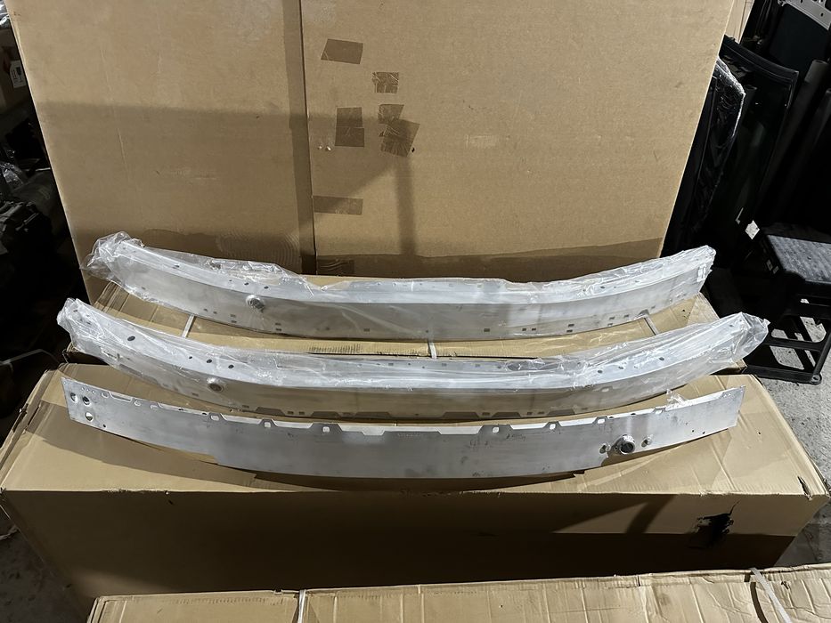 Усилитель переднего бампера Мерседес C 205 E 213 ML 166 GL X166