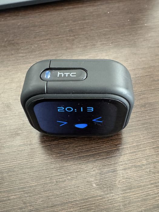 Fones de ouvido com tradutor em cerca de 100 linguas marca HTC