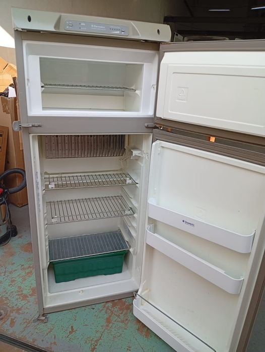 Frigorífico Electrolux  (12V / 230V / Gás)