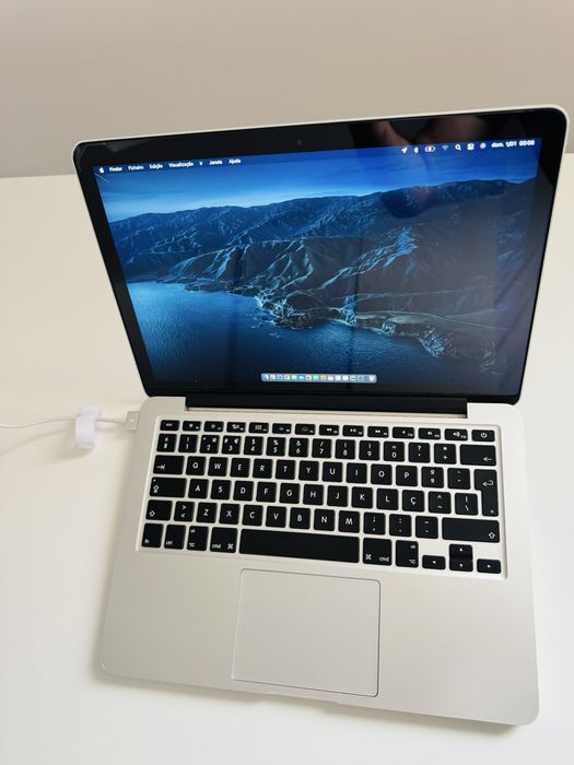 Apple MacBook Pro Retina 13” i5 | 8GB RAM | SSD | Carregador Novo | Excelente Estado