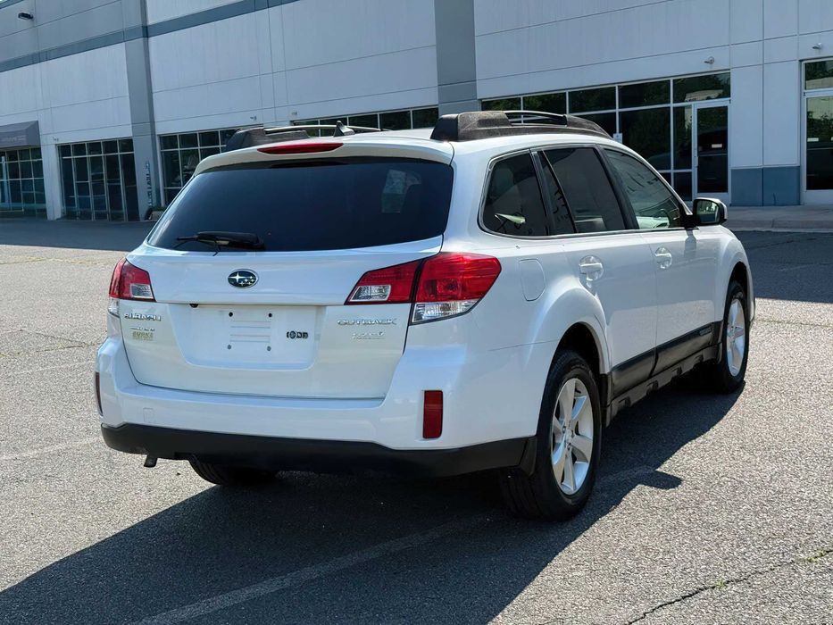 Subaru Outback 2.5i Limited      2013
