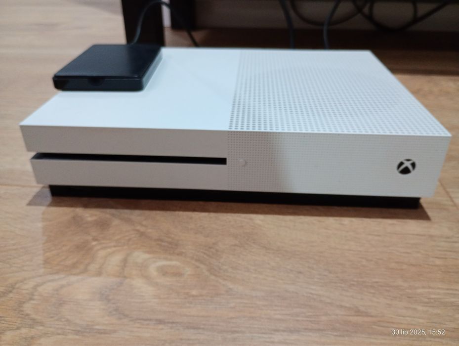 Konsola XBox one S plus dwa pady