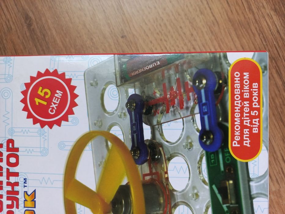 Електронний конструктор Знаток