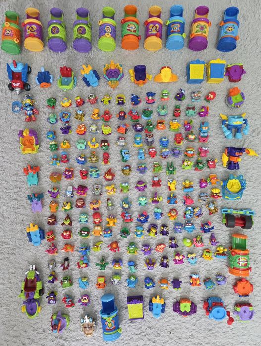 Super Zings Things figurki pojazdy ok 200 szt.