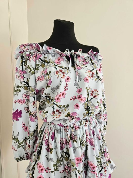 Sukienka mini błekitna w kwiaty hiszpanka Excellence S M 36 38 uni