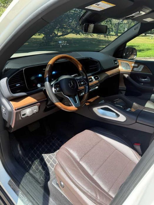 Mercedes-Benz GLS 450      2021
