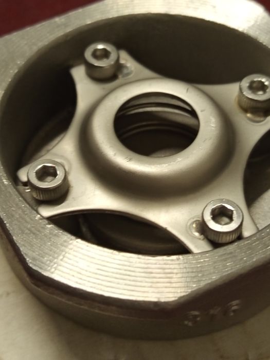 Zawór Bezpieczenstwa Zwrotny Nierdzewny Międzykołnierzowy  Centralne