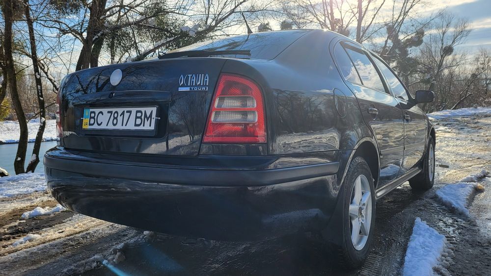 Шкода Октавія Тур 1.6 газ/бензин 2008