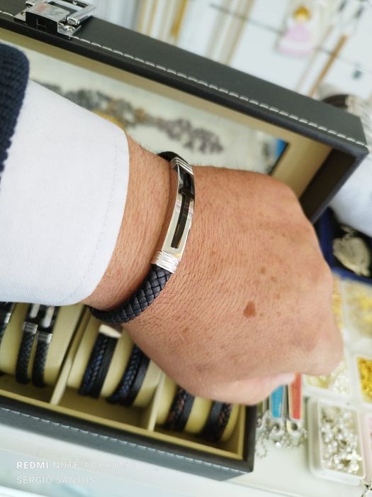 Pulseiras em pele original e aço inoxidável