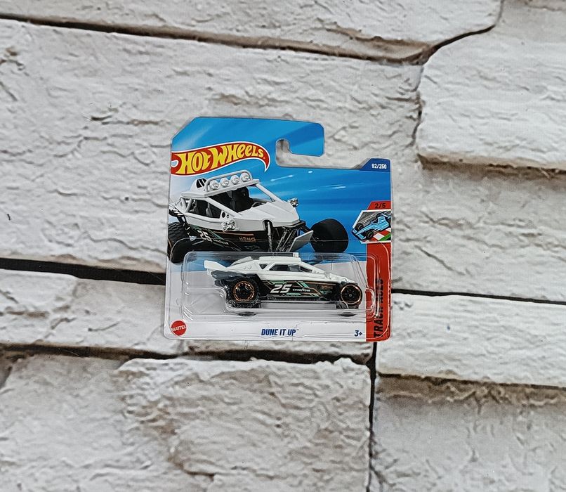 Hot Wheels samochodzik Dune It Up