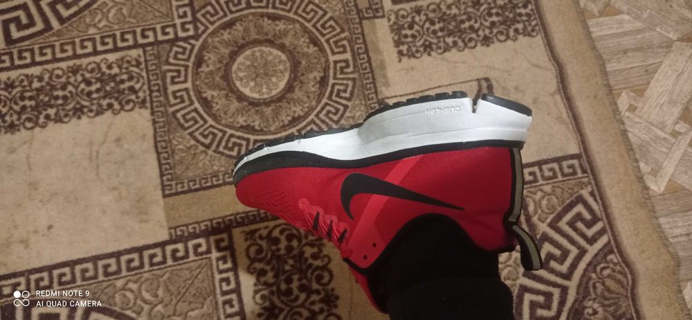 Кроси найкі 42-42.5