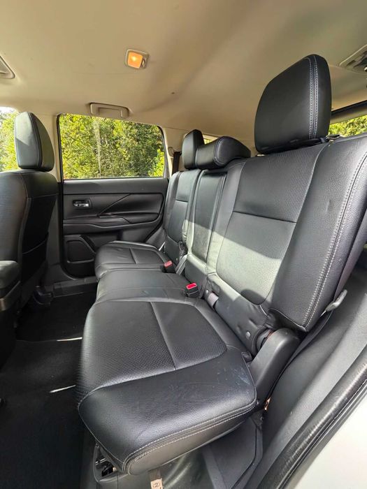 Mitsubishi Outlander      2018