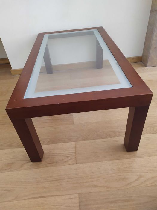 Mesa de centro em cerejeira com tampo de vidro