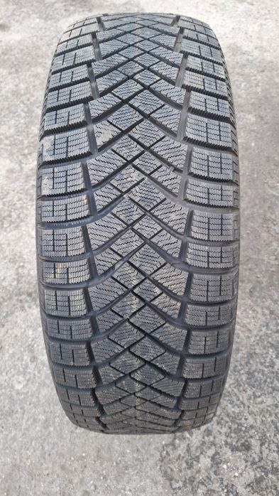 1шт 235 65 17 Pirelli новая одна штука , роспаровка ,склад шины ,шином