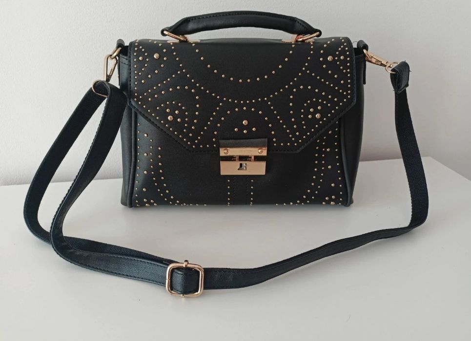 Torebka damska listonoszka czarna z dżetami