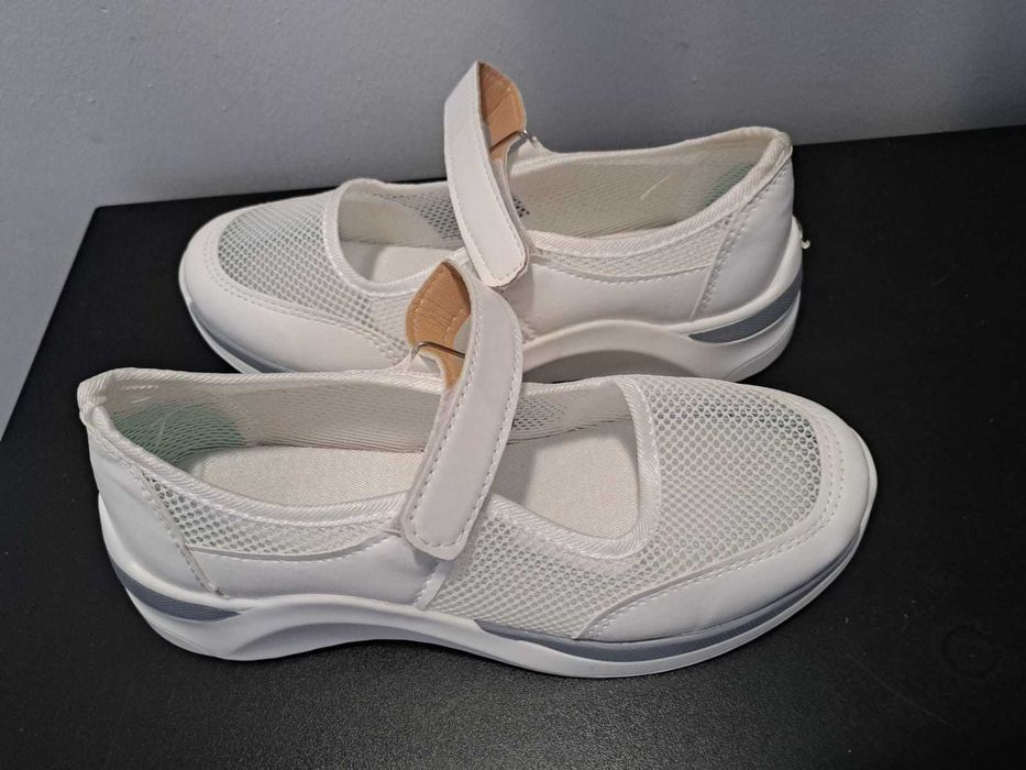 Buty damskie - rozmiar 40
Nowe bez metki