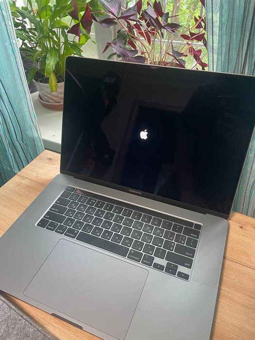 MacBook Pro 16" 2019 i9 / 32GB RAM / 512GB SSD / A2141 / Без MDM