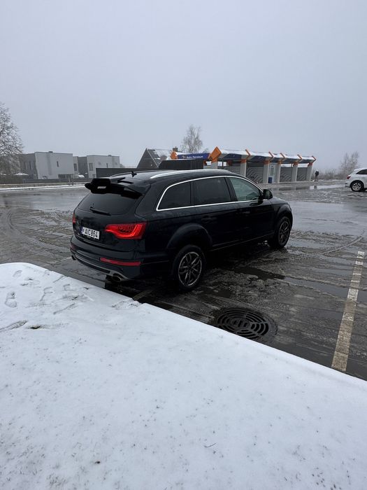 Автомабіль в хорошому стані свіжо пригнаний