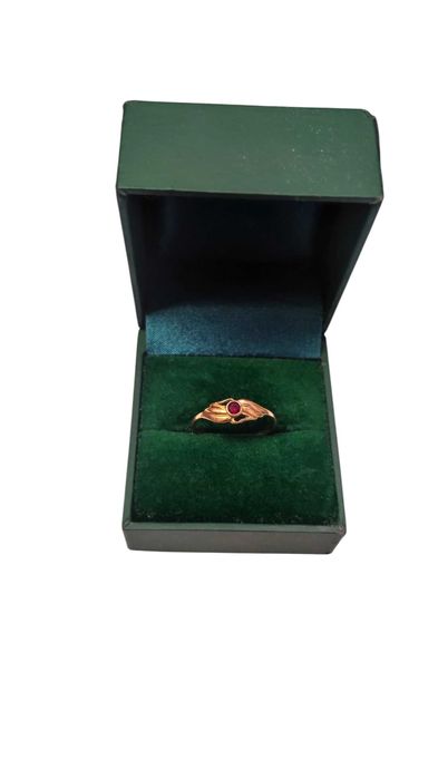 Złoty Pierścionek z czerwonym kamieniem 585 0,92g Rozmiar 12