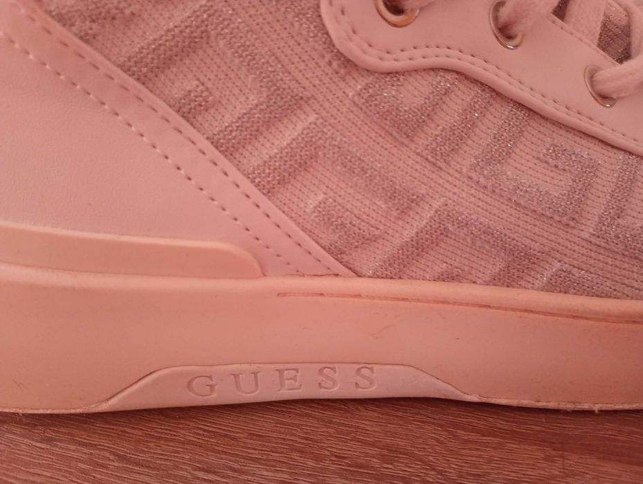 Wysokie bialo srebrne  buty Guess roz41
