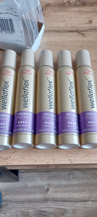 Pianka do włosów Wellaflex