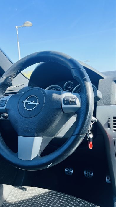 Opel astra H GTC