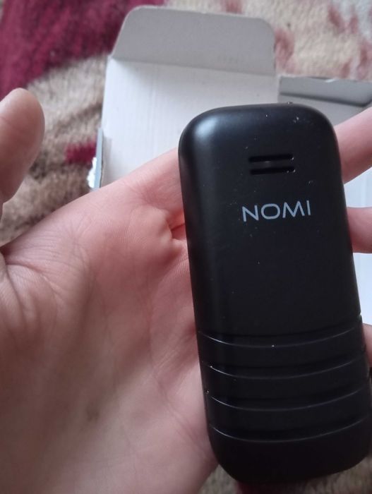 Продам кнопочний телефон