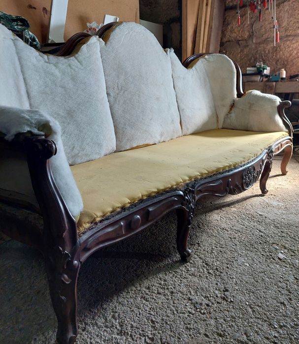 Canapé imponente D. José, dá época.