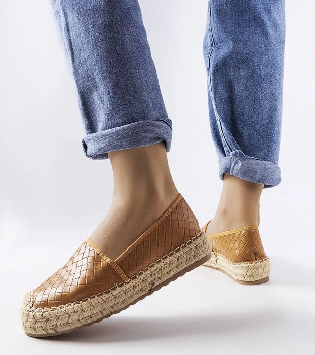 Brązowe espadryle zdobione tłoczeniem Geoffrey