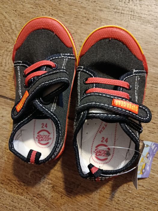 Trampki dla dziewczynki