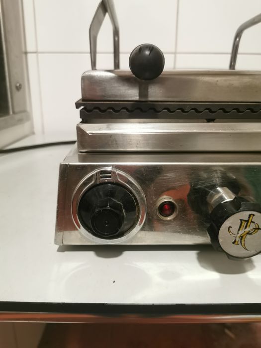 Grelhadora / Prensa Profissional – Aço Inox –