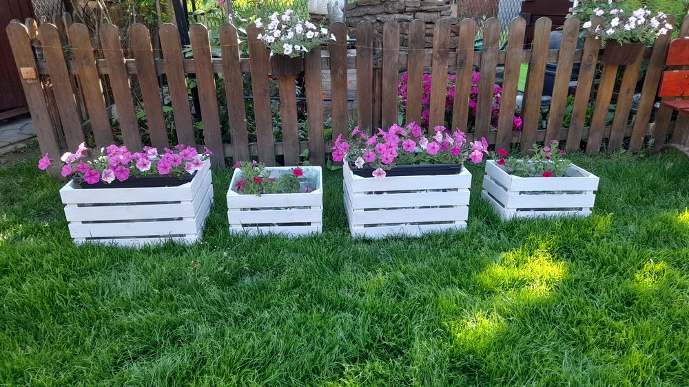 Komplet 4 skrzynek na kwiaty drewnianych