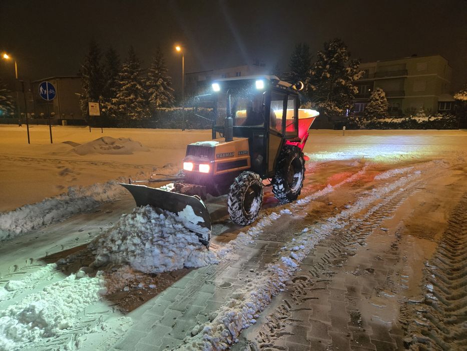 Traktorek do odśnieżania Kubota i Yanmar 24