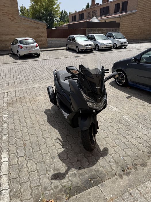 Honda forza 125
