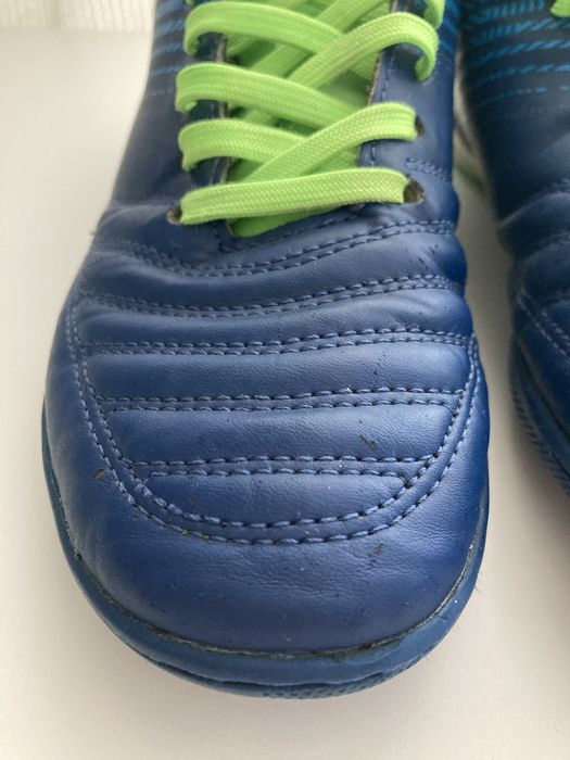 Halówki buty do piłki nożnej r. 37 Martes