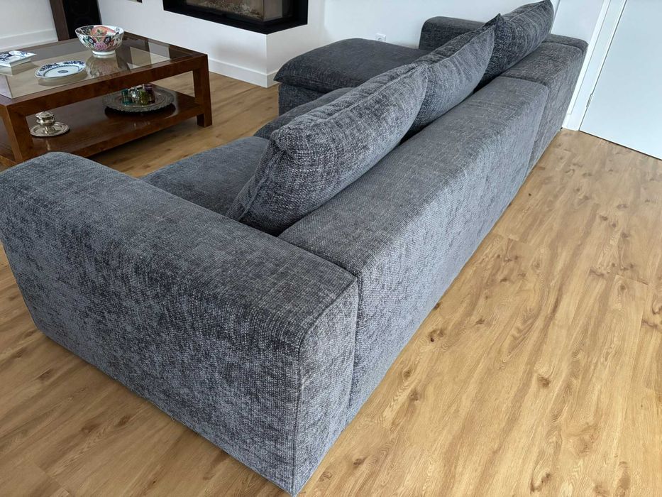 Sofá com chaise longue do Gato Preto